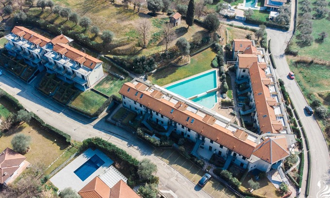 Manerba del Garda Apartment | Discover Dimora Hemingway - Pet Friendly with Pool & Spa