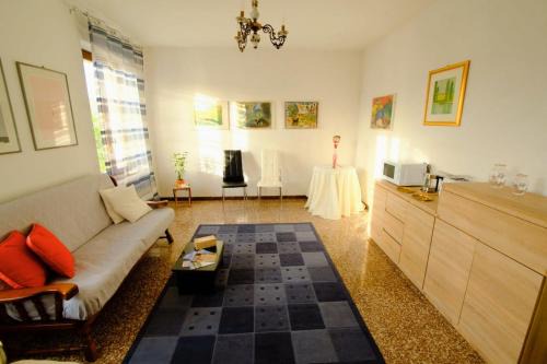 Ponti sul Mincio House | Oceanfront Retreat at Dimora LUCILLA with Hot Tub Access