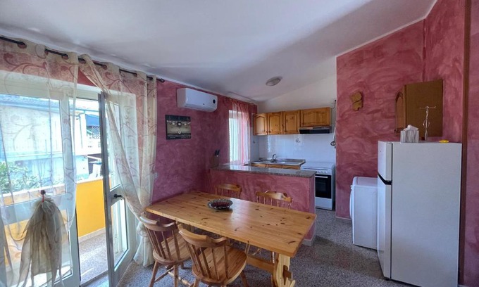 La Ciaccia House | Unwind at Dimora Pina sul mare with Private Beach & Ocean View