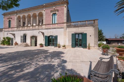 Arnesano Villa | Family-Friendly Stay at Dimora Storica Minioti Hotel