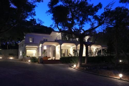 Santa Caterina Bed & Breakfast | Discover Dimora Villa Serena: Family-Friendly Retreat