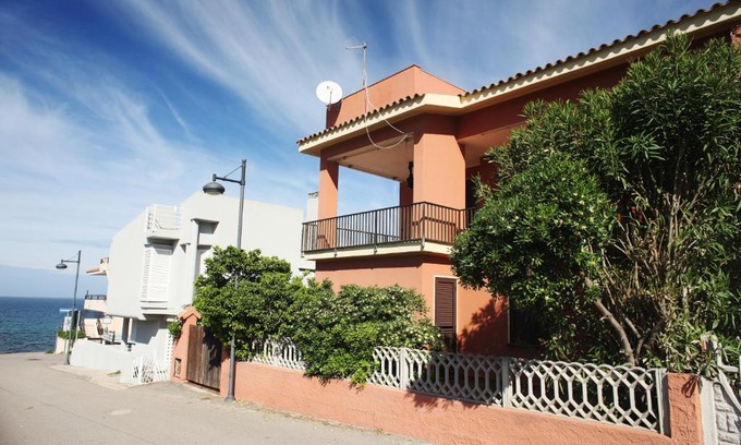 Trinita d'Agultu e Vignola Apartment | Pet-Friendly Getaway at Dimore Dell'Isola Rossa