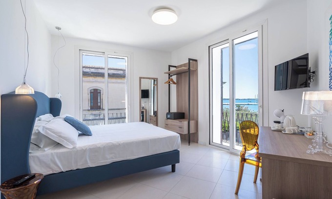 Syracuse House | Guest Rated 10/10: Dimore delle Zagare Molo Awaits You