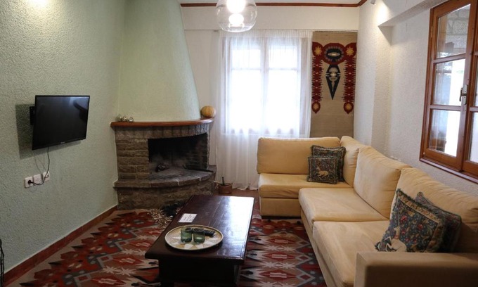 Arachova Apartment | Inviting Dimos Suite: Pet-Friendly with Breakfast Included