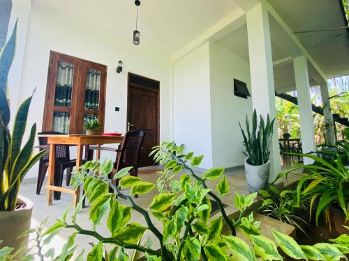 Kimbissa House | Top-Rated Family Retreat at Dimuthu Green Villa