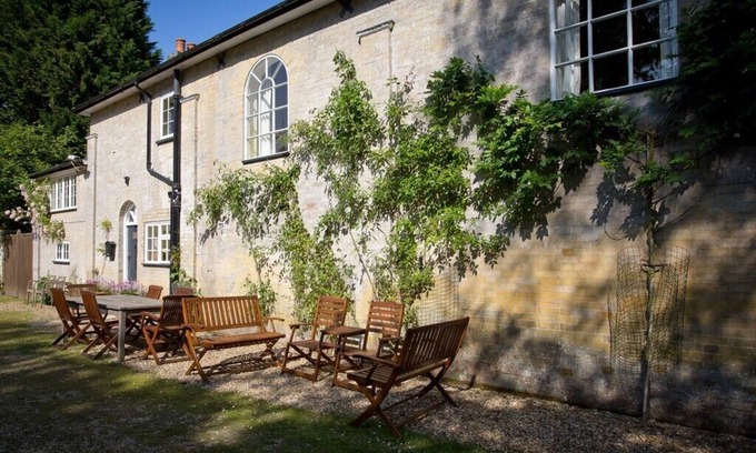 New Forest District House | Experience Direct Access to New Forest with Ocean Views