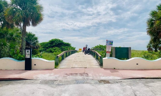 St. Pete Beach Condo | Seaside Escape with Poolside Happy Hours & Ocean Views
