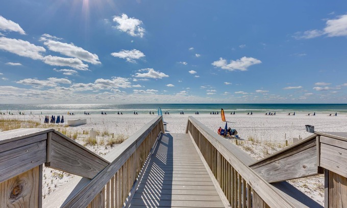 Crystal Beach Condo | Direct Beach, Resort & Pool | Gulf Front Retreat