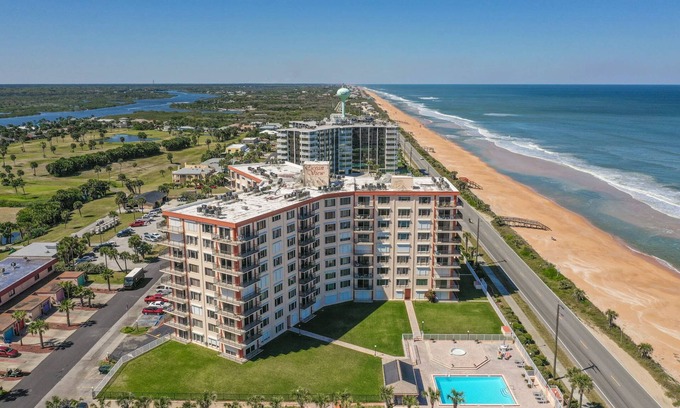Flagler Beach Condo | Beachfront Corner Unit with Pool & Tennis – Sleeps 4