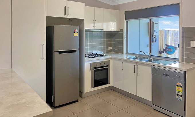 Emerald Apartment | Rivergum Villas - Family-Friendly Retreat with Breakfast