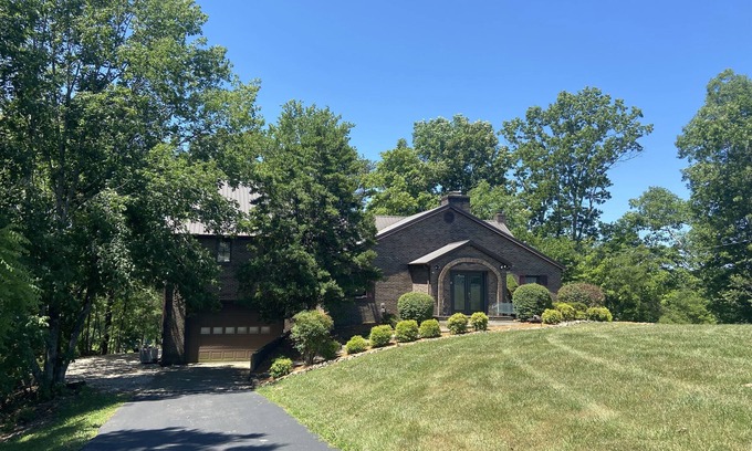 Nancy House | Tranquil Lake House with Direct Access and Amazing Amenities
