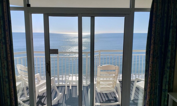 Crescent Beach Condo | Oceanfront 2BR Retreat with Private Pool & Spa Amenities