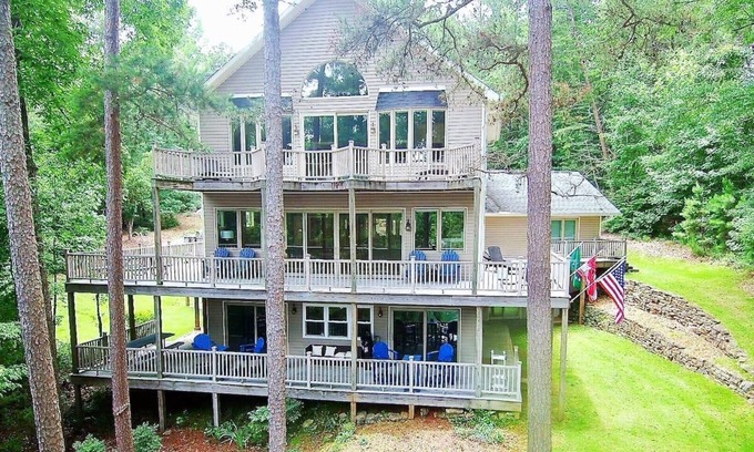 Reed Creek House | Beautiful Location with Private Dock & Pool Near Boat Launch