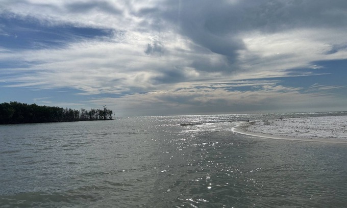 Naples Apartment | Scenic Waterfront Views and Family-Friendly Amenities