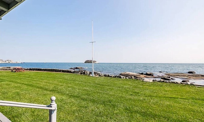 Madison Cottage | Direct Waterfront Renovated Cottage with Oceanfront Views