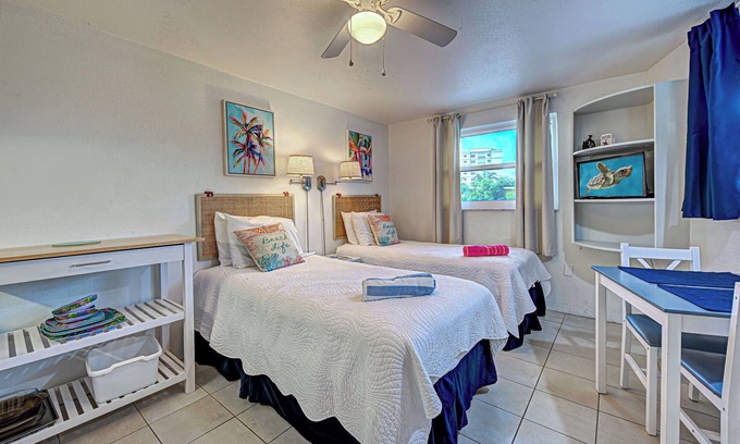 Golden Beach Condo | Cozy Gulffront Efficiency Unit - Pool, Ocean View & Breakfast