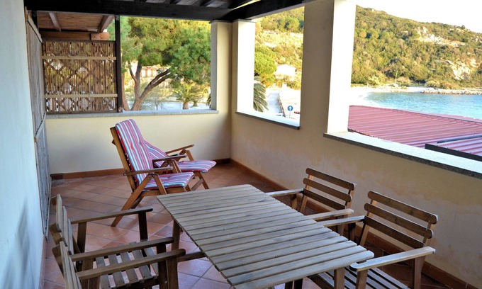 Cavoli Apartment | Beachfront Retreat: Apartment Le Soleil with Ocean Views