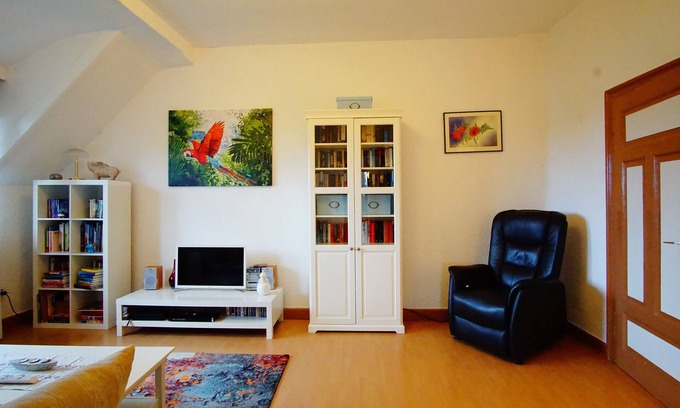 Ladenburg Apartment | Idyllic Stay on the Neckar: Guest Rated 9.8 with Pool