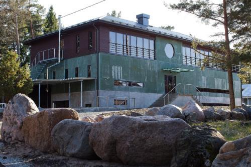 Dirhami House | Dirhami Guesthouse: Oceanfront Bliss with Breakfast & Hot Tub