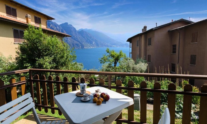 Zorzino Apartment | Relax at Discesa a Lago with Terrace, Garden & Lake Views
