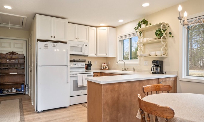 Naples Apartment | Stylish 1BR Suite with Private Deck and Full Kitchen