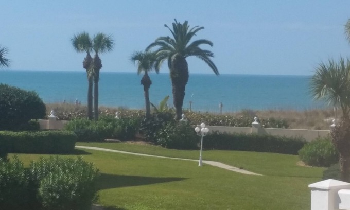 St. Pete Beach Condo | Beachfront Condo with Pool and Spa - Rated 10/10 by Guests
