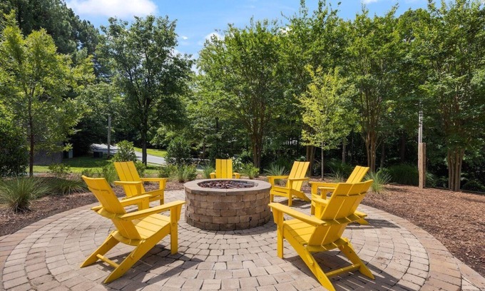 Carrboro Apartment | Inviting Apartment Minutes from UNC & Franklin St with Pool