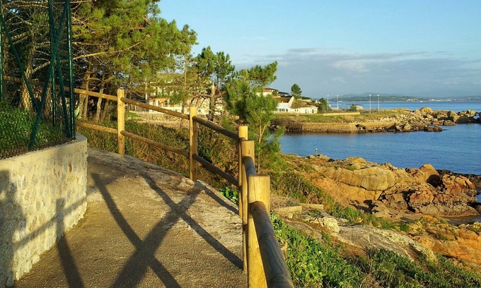 Dean Pequeno Apartment | Family-Friendly Getaway: Sea, Mountains & Culinary Delights