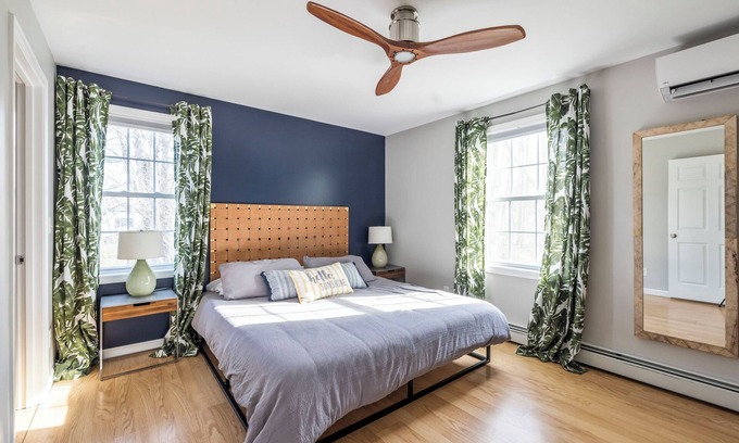 Kennebunk House | Explore Bungalow Wharf: Renovated Home Near Gooch's Beach