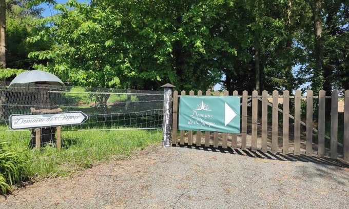 Lanches-Saint-Hilaire House | Experience Unforgettable Comfort with Pet-Friendly Amenities