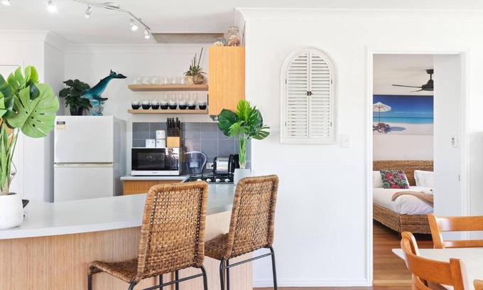 Point Vernon House | Experience Coastal Living at Point Vernon with Ocean Views