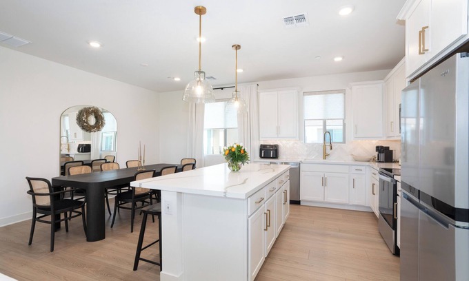 Desert View Condo | Discover Desert Luxury: Stunning 2-Bedroom, 2-Bath Condo, Pool, Dog Park & MORE