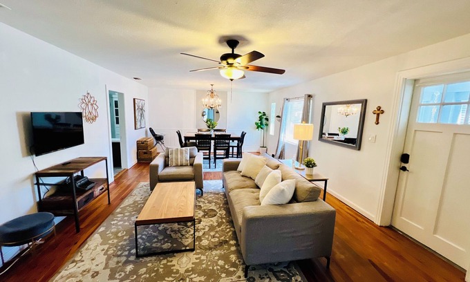 Longwood Cottage | Explore Longwood's Historic Gems: Cozy 3BR VRBO Retreat