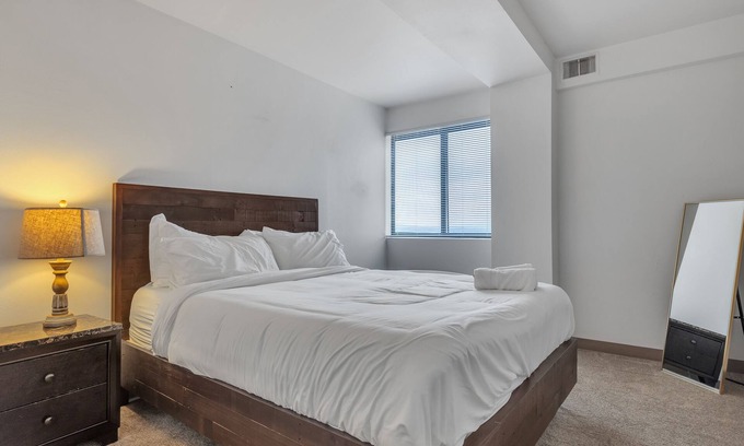 Downtown Harrisburg Apartment | Discover Comfortable 1 & 2-Bedroom Apartments with Pool