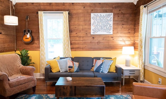 McMinnville House | Explore Tennessee's Beauty with Eclectic Comfort Amenities