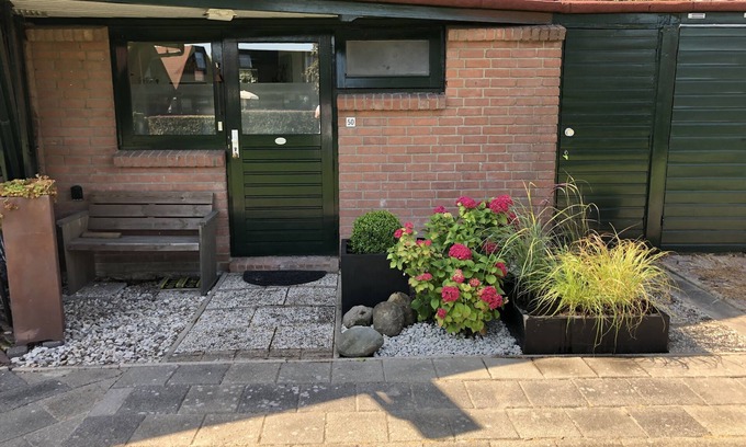 Nieuwe Niedorp House | Explore North Holland: Pet-Friendly Stays with Spa & Hot Tub