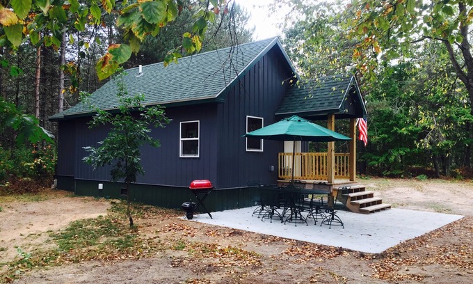 Manton Cabin | Experience CampGarno: Your Ideal FourSeason Escape Awaits!