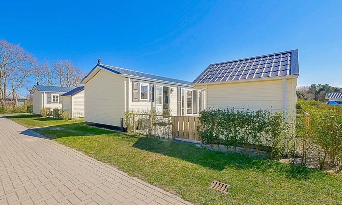 Callantsoog House | Experience Tranquility and Comfort at Chalet Park Luttikduin