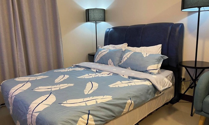 Lapu-Lapu Condo | Unwind by the Sea: Family-Friendly Accommodations Await