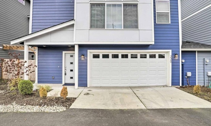 Monroe House | Discover the wonders of Monroe WA, Brand New Luxury, Private Yard & Mtn Views!