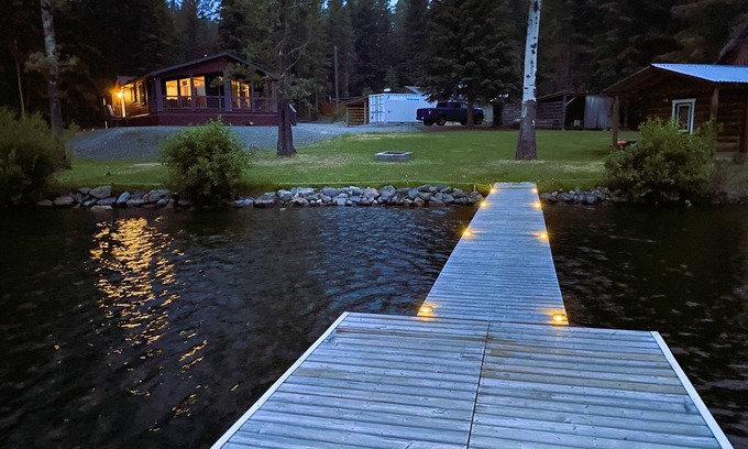 Deka Lake House | Serene Lakefront Oasis: Family-Friendly Retreat Awaits