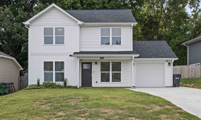 Charlotte House | Experience Urban Elegance: 4-Bedroom Haven in Uptown Charlotte