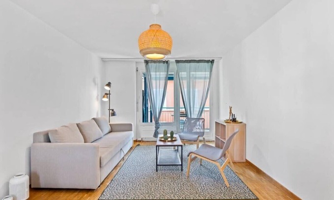Hottingen Apartment | Explore Zurich's Ideal Apartment with Family-Friendly Amenities