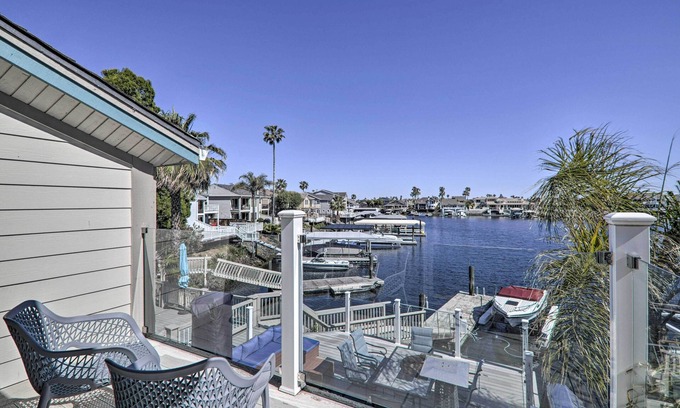 Discovery Bay House | Relaxing Discovery Bay Retreat with Balcony & Boat Dock