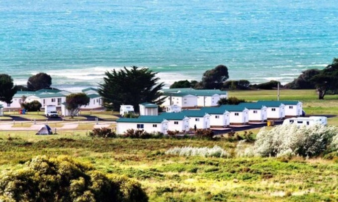 East Devonport Cabin | Oceanfront Discovery Parks - Devonport: Guest Rated 9/10