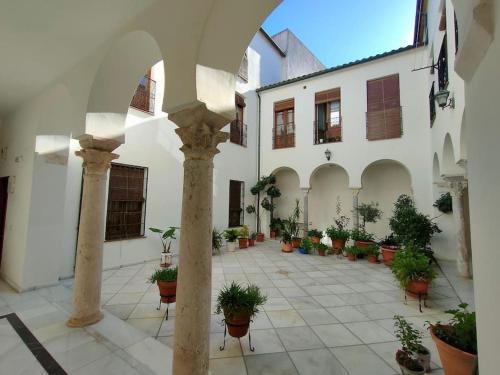 San Pedro Apartment | Explore Historical Córdoba: Pet & Child Friendly Retreat
