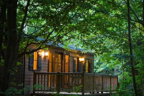 Bailly-Romainvilliers Apartment | Discover Disney Davy Crockett Ranch: Family-Friendly Fun