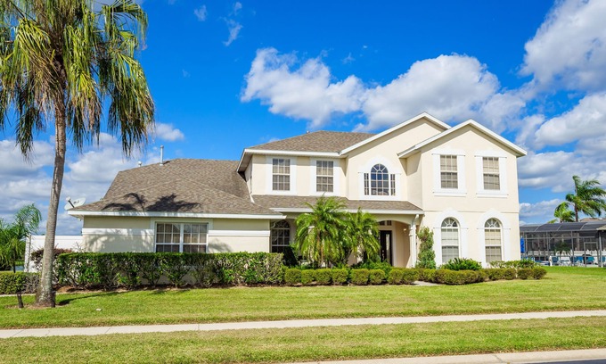 West Kissimmee House | Family Villa with Lake View & Private Pool Near Disney