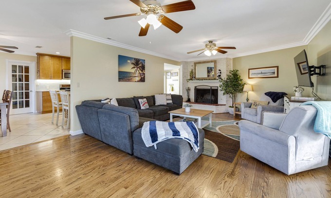 Santa Ana House | Explore Disneyland and Beachfront Relaxation Awaits!