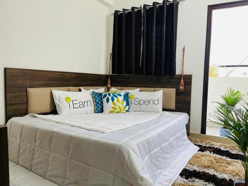 BTM Layout Apartment | Family-Friendly Stay at DivBnK Homes Bangalore - Rated 8.3